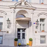 Boutique Klarov Hotel