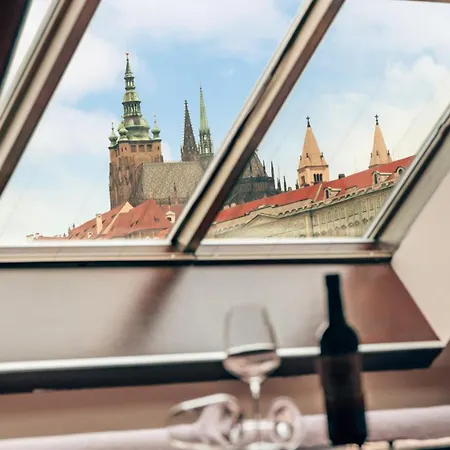 Отель Boutique Klarov 4*