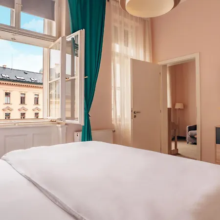 Klarov 4*